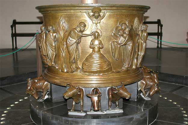 Liège (Belgium), St. Barhélemy (Bartholomew) - Baptismal font of Renier de Huy (first part of the XIIth century).  Author: Jean-Pol Grandmont (Private collection).